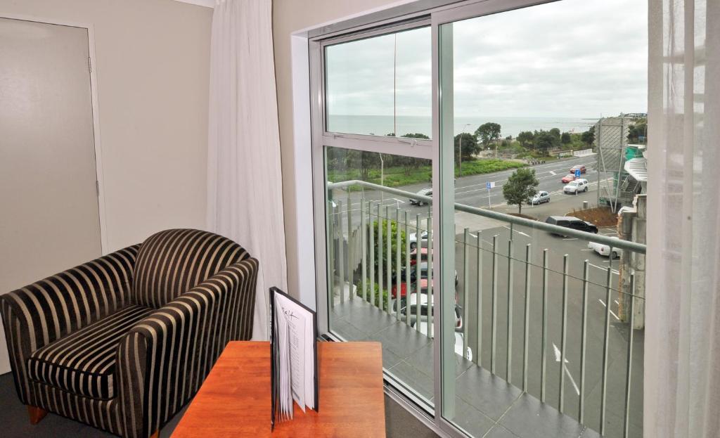 Millennium Hotel New Plymouth, Waterfront Room photo